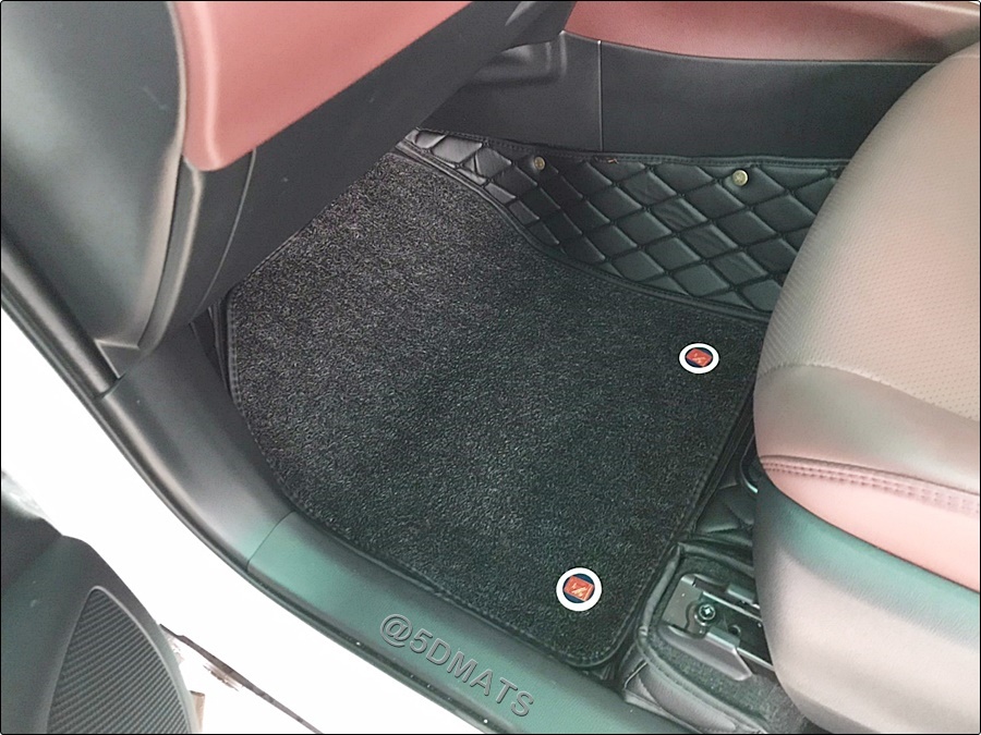 พรมปูพื้นรถยนต์ 7D TOYOTA COROLLA CROSS พรม7D QJ VIP Plus+ สีดำ เสริมใยดักฝุ่น รวมชุดแผ่นท้าย เต็มคัน (10ชิ้น)