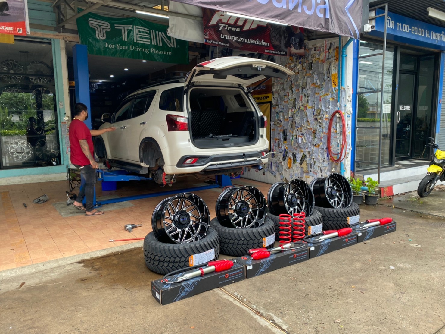 MU-X ทรงเมกา หล่อที่ STEP9