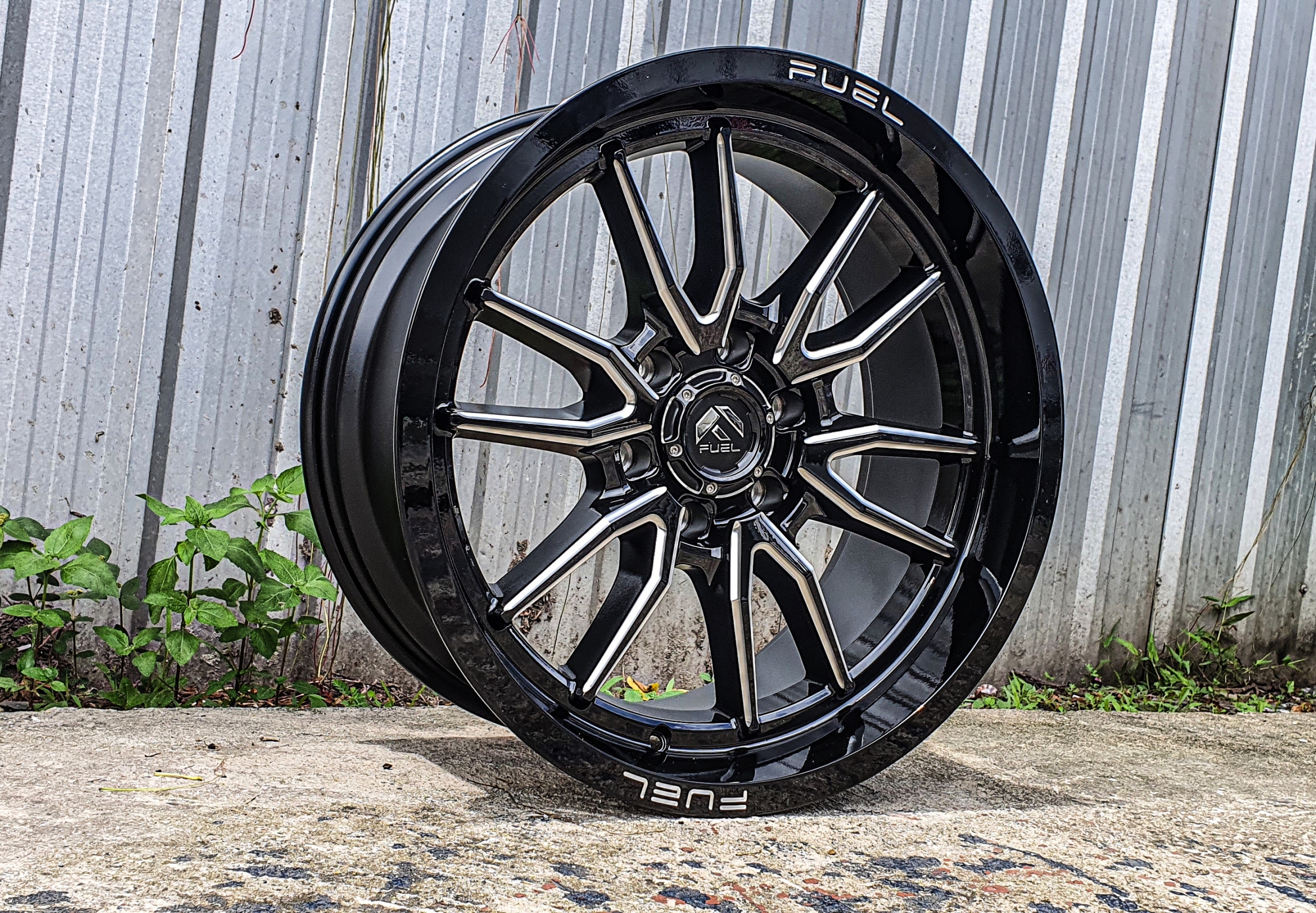 ล้อแท้FUEL CLASH 20x9 6x139.7 ET+1