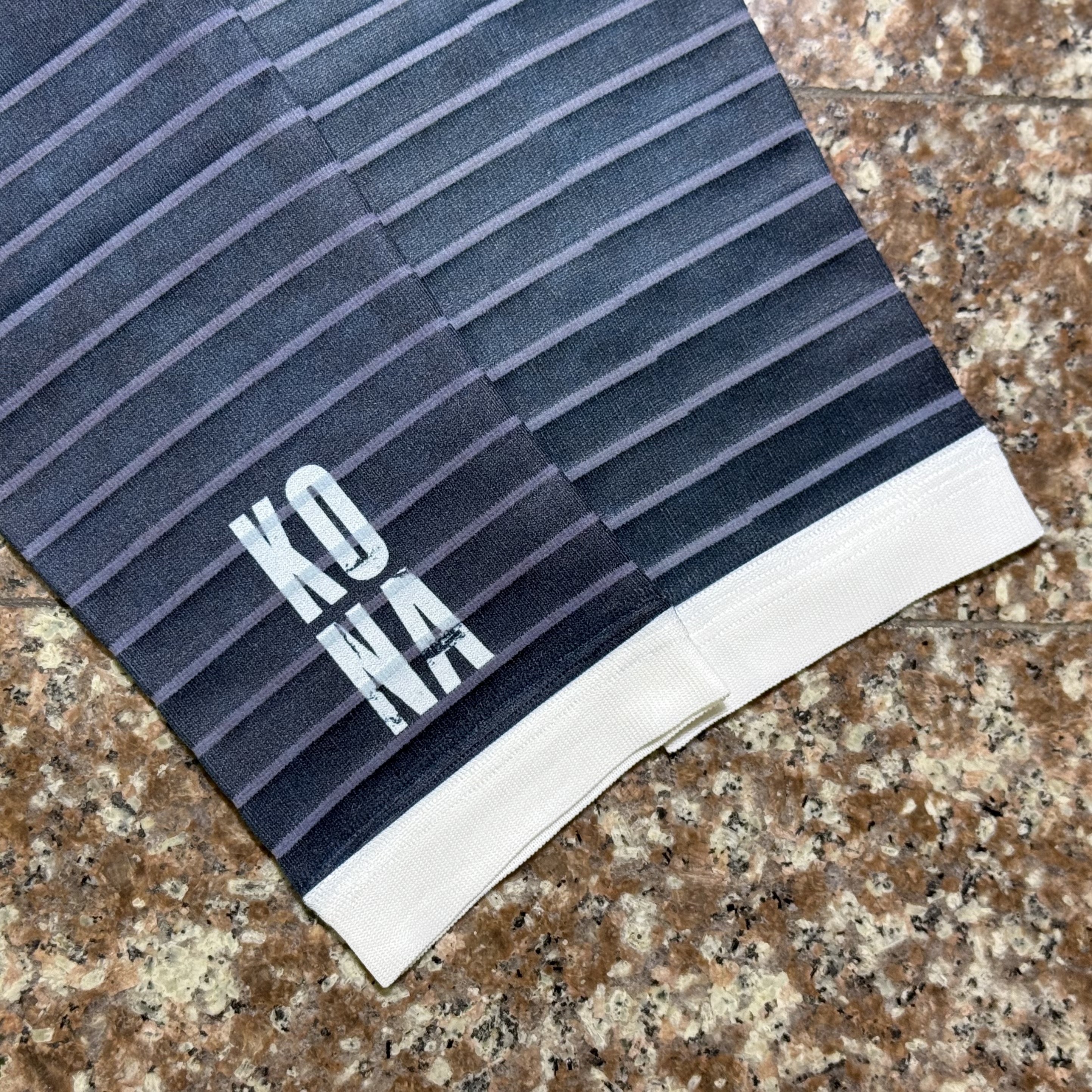 ซัพพอร์ตน่อง Compressport R2 Oxygen Calf Sleeve (T3,T4)