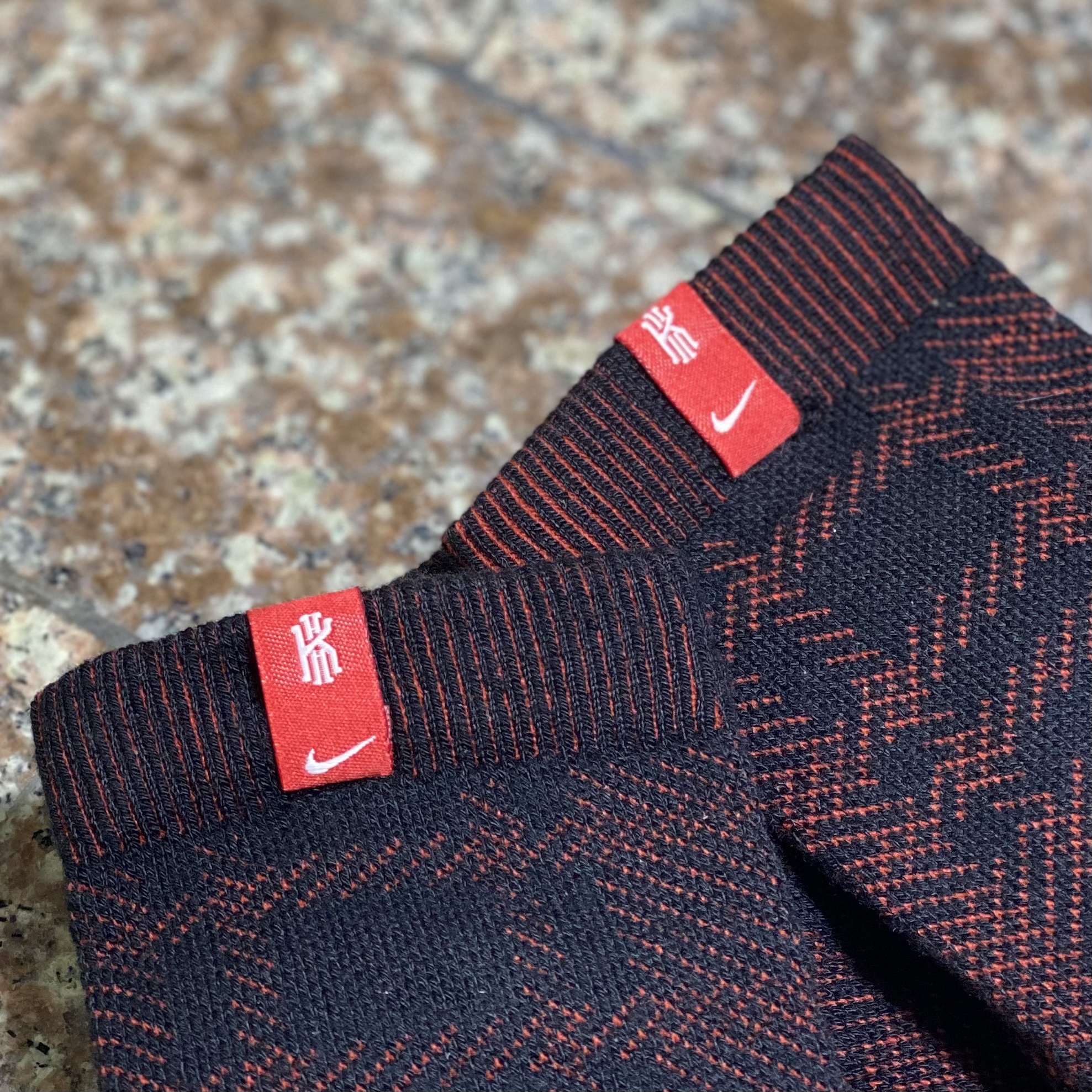 ถุงเท้า Nike ‘Kyrie’ Elite Crew Socks (M,L)