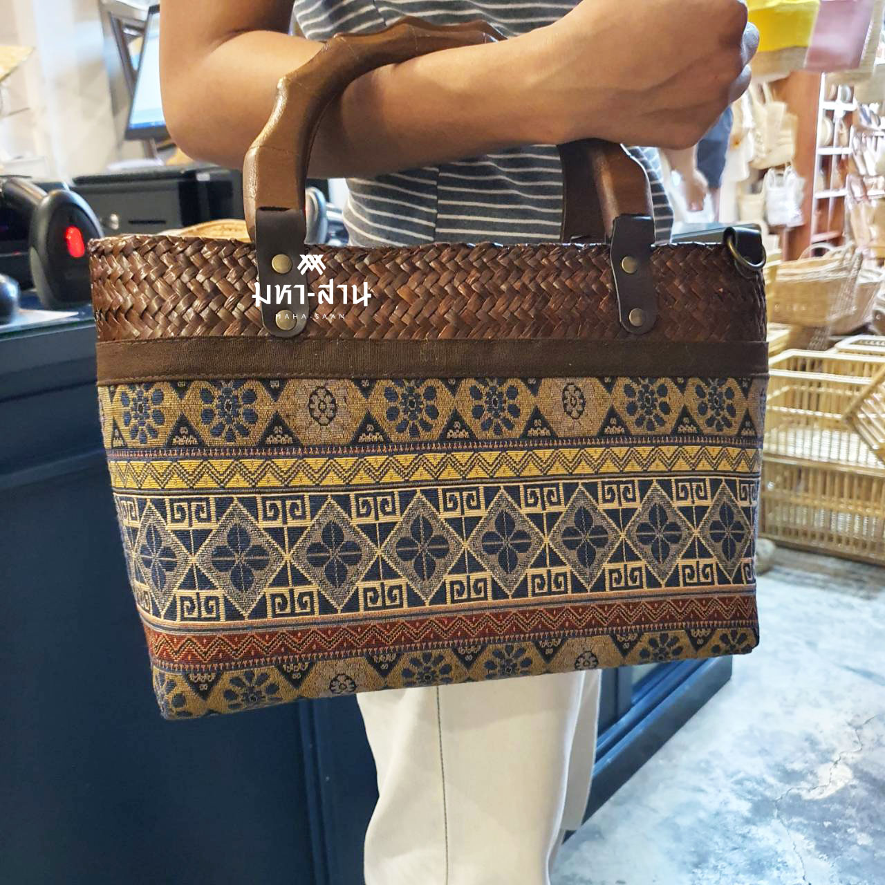 กระเป๋ากระจูดผ้าไทย ถือ ของฝากผู้ใหญ่ 🤍