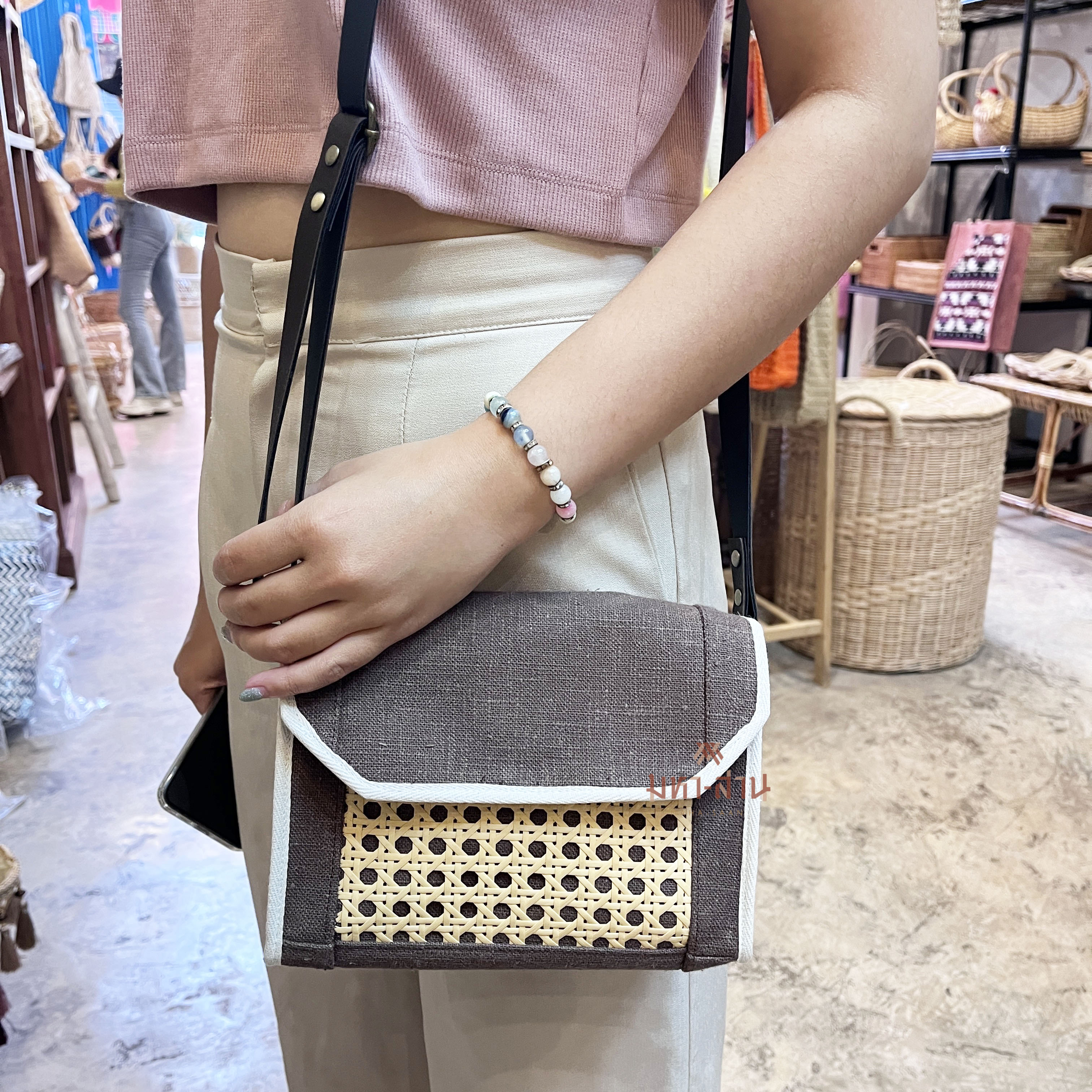 กระเป๋าสาน ฝาพับ สะพายน่ารัก กระเป๋าถือ กระเป๋าผู้หญิง กระเป๋าเด็ก สำเนา