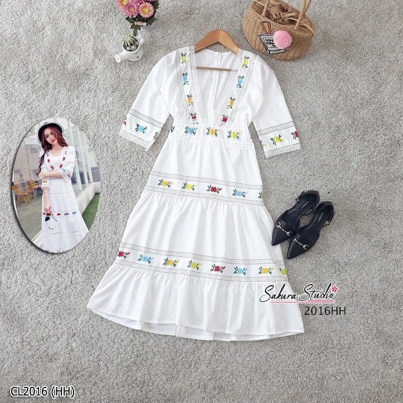 เดรสยาวโทนขาว