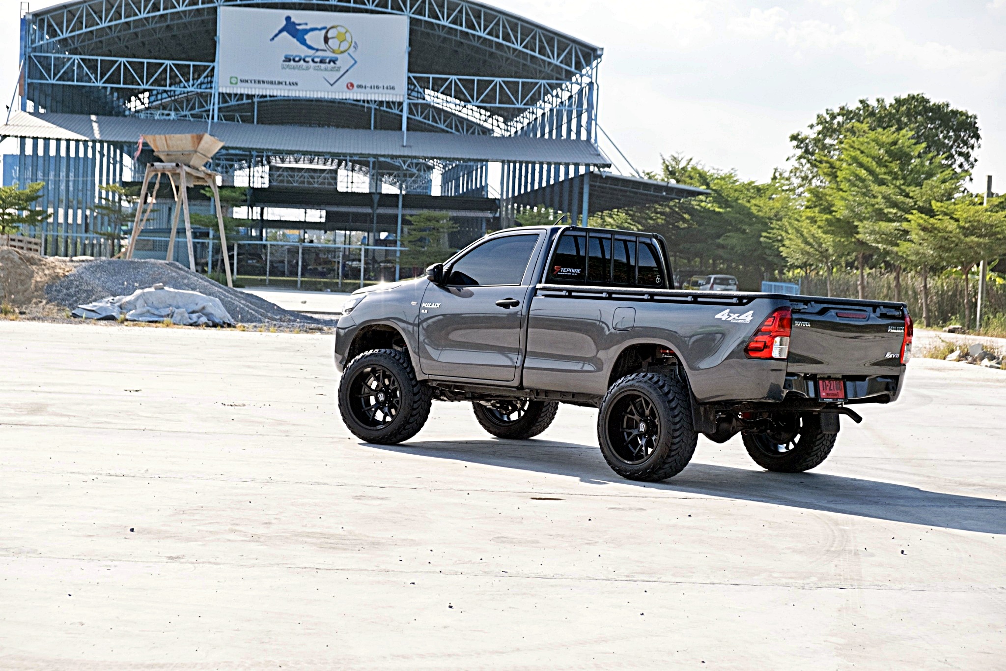 #TOYOTA_REVO_หัวเดียว จองคิวมาจากสุพรรณบุรี ทำทรงเมกาที่STEP9