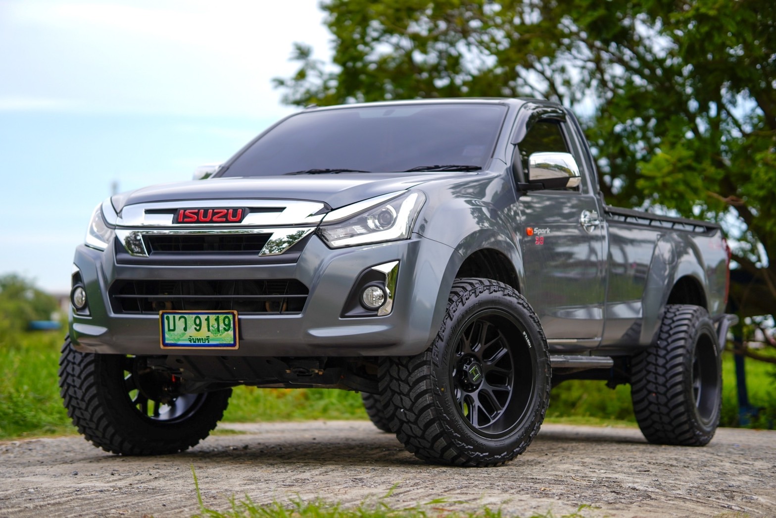 D-MAX หัวเดียว จันทบุรี งบ2แสน แต่งทรงเมกาที่ STEP9