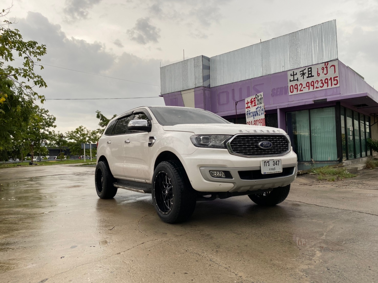 FORD EVEREST แบบไม่ยก