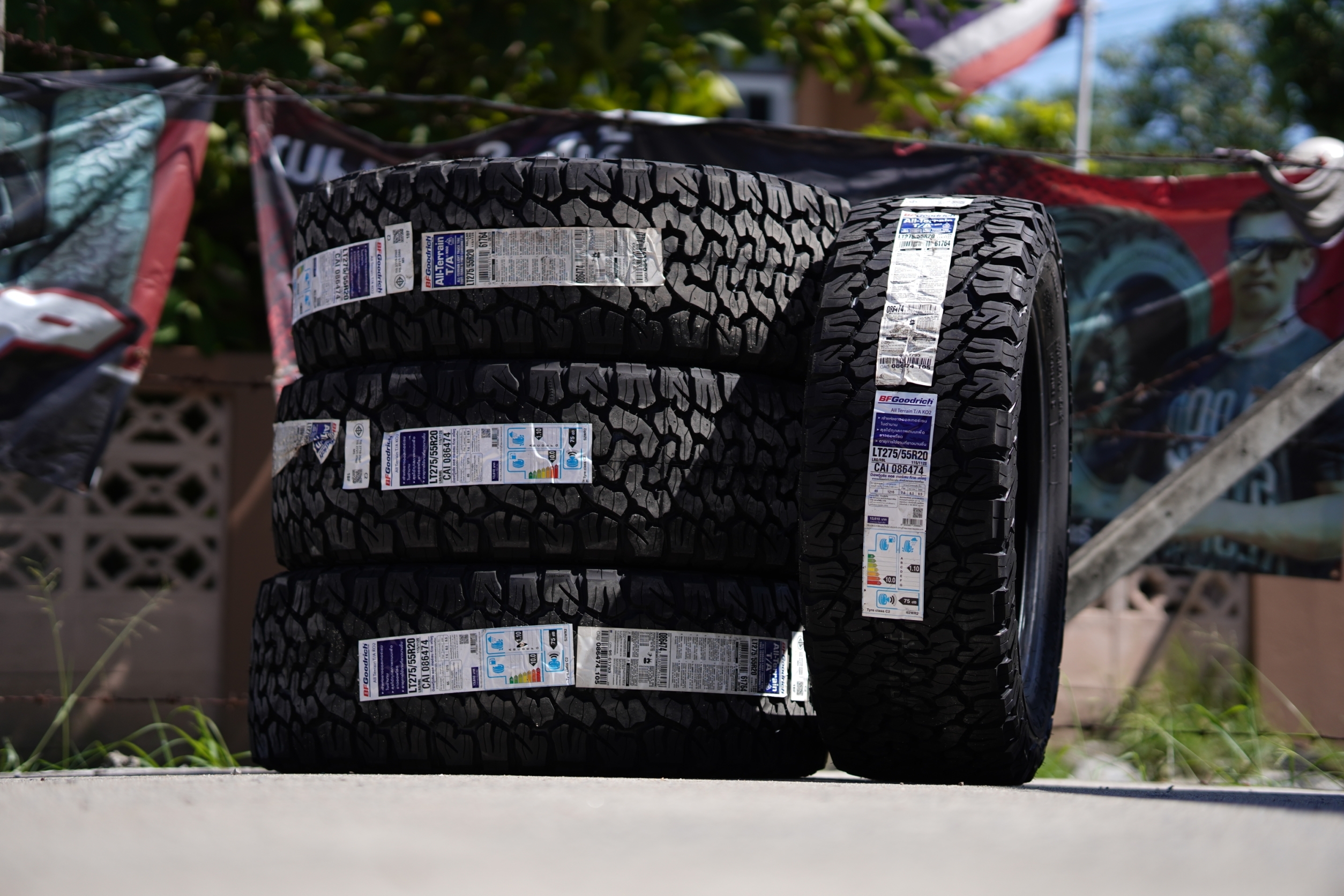 ยางใหม่ BF GOODRICH KO2 275/55-20 เส้นละ 9999 ปกติ 14500