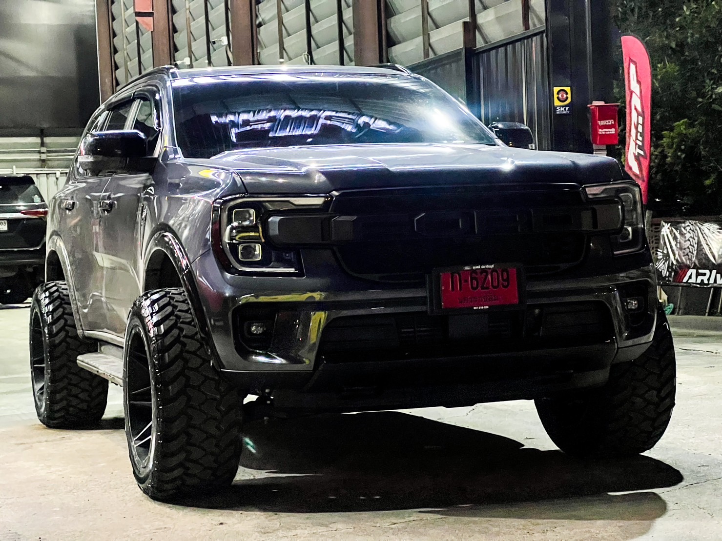 FORD EVEREST NEXTGEN ลูกค้าประจำ ได้คันใหม่ก็เข้ามาจัดทรงเมกาอีกคัน