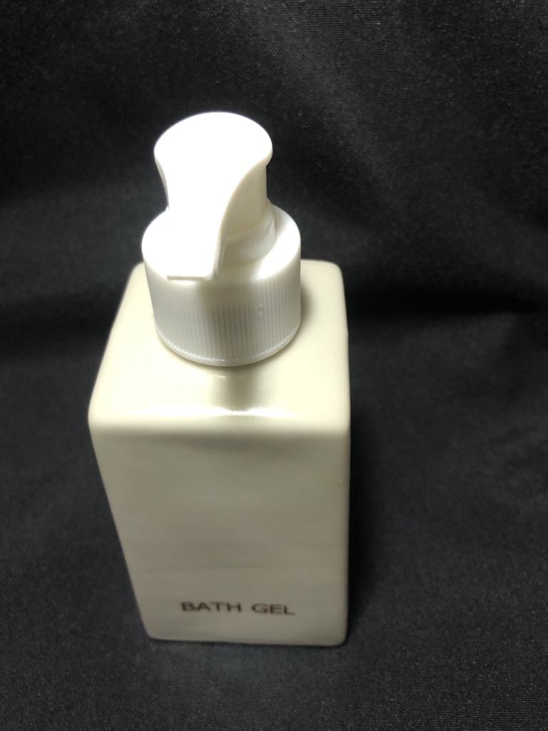 ขวดเซรามิค Bath Gel ทรงเหลี่ม หัวปั้ม
