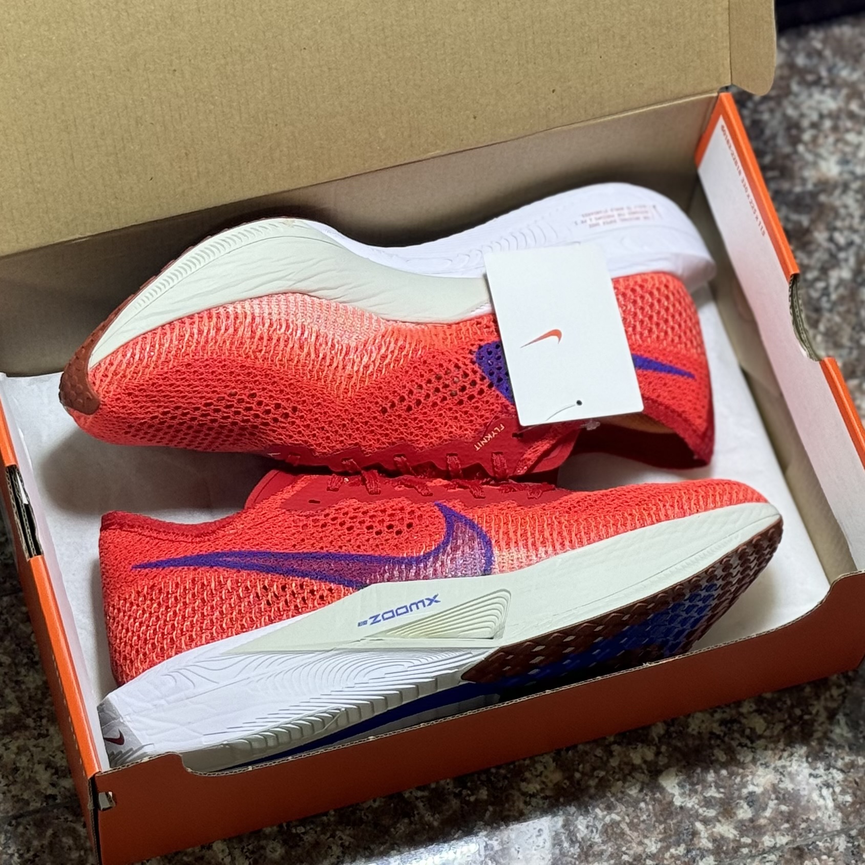 รองเท้าวิ่ง Nike ZoomX Vaporfly Next% 3 (M10/11US)