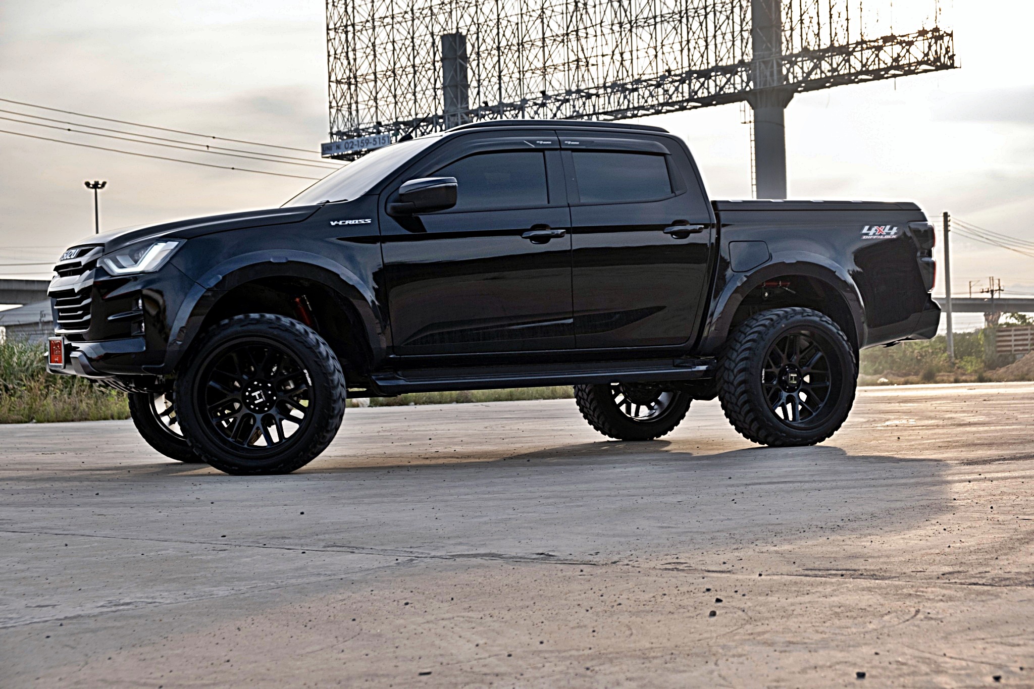 ล้อแท้ HOSTILE H120 ขอบ22 ใส่ D-MAX