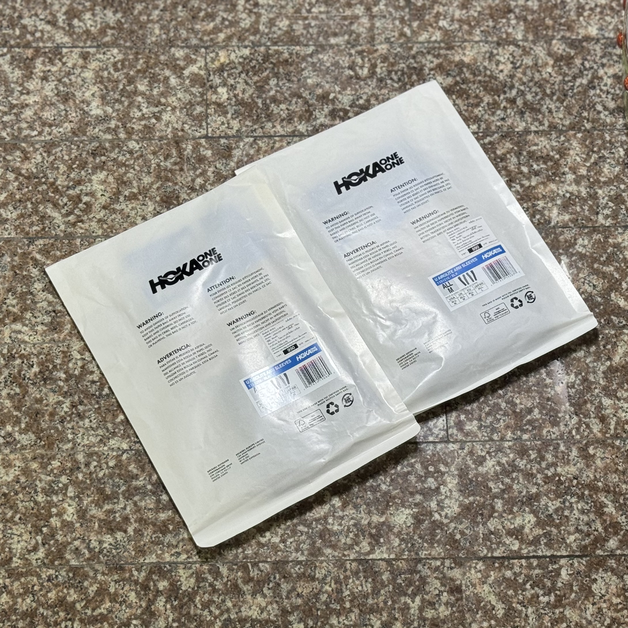 ปลอกแขน HOKA Airolite Running Sleeves ‘BLACK’ (L)