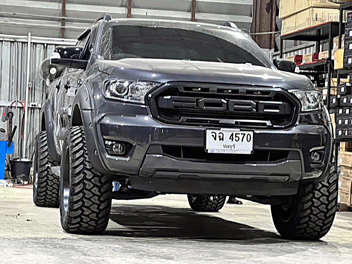 FORD RANGER แต่งทรงเมกาที่ STEP9