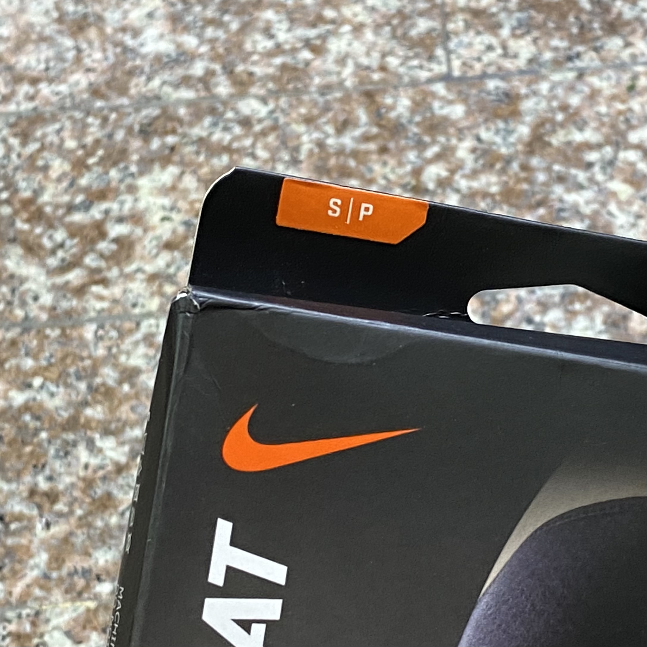 ซัพพอร์ตต้นขา Nike Pro Combat Thigh Supporter (S,M,L,XL)