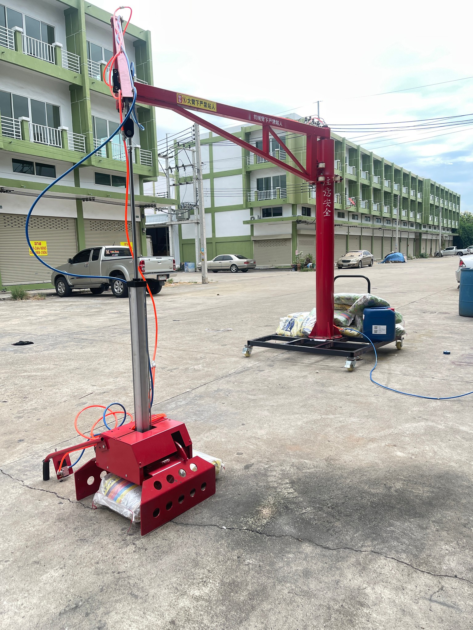 16906 เครื่องจับขับเคลื่อนด้วยลม ช่วยจับถุงปูน ถุงกระสอบ ถุงทราย ช่วยย้ายเข้าออกสะดวก ST-100