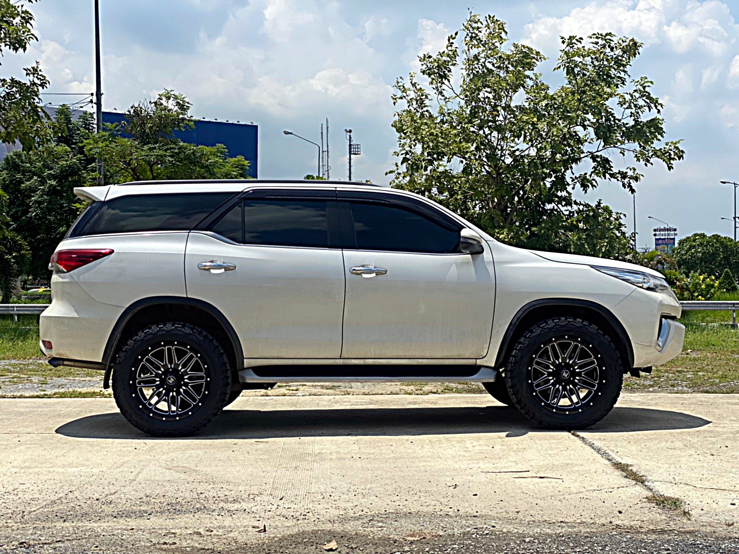 FORTUNER ล้อขอบ20 OFFROAD ที่ STEP9