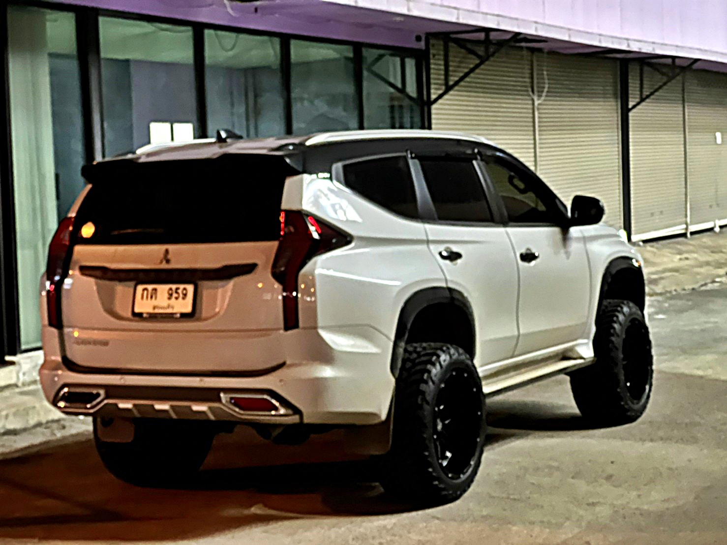 PAJERO SPORT ทรงเมกา ที่ STEP9