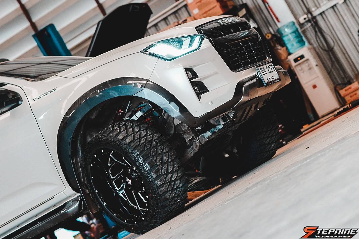 D-MAX จองคิวมาจากอุบลราชธานี แต่งทรงเมกาที่ STEP9