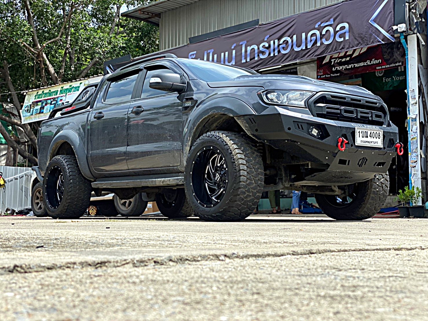 FORD จัดชุดใหม่ ทรงเมกาที่ STEP9