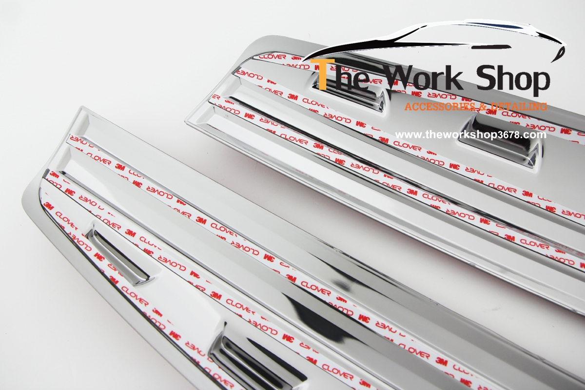 Red Pillar Molding for H-1 ( ทับทิมแดงแต่งเหนือไฟท้าย )