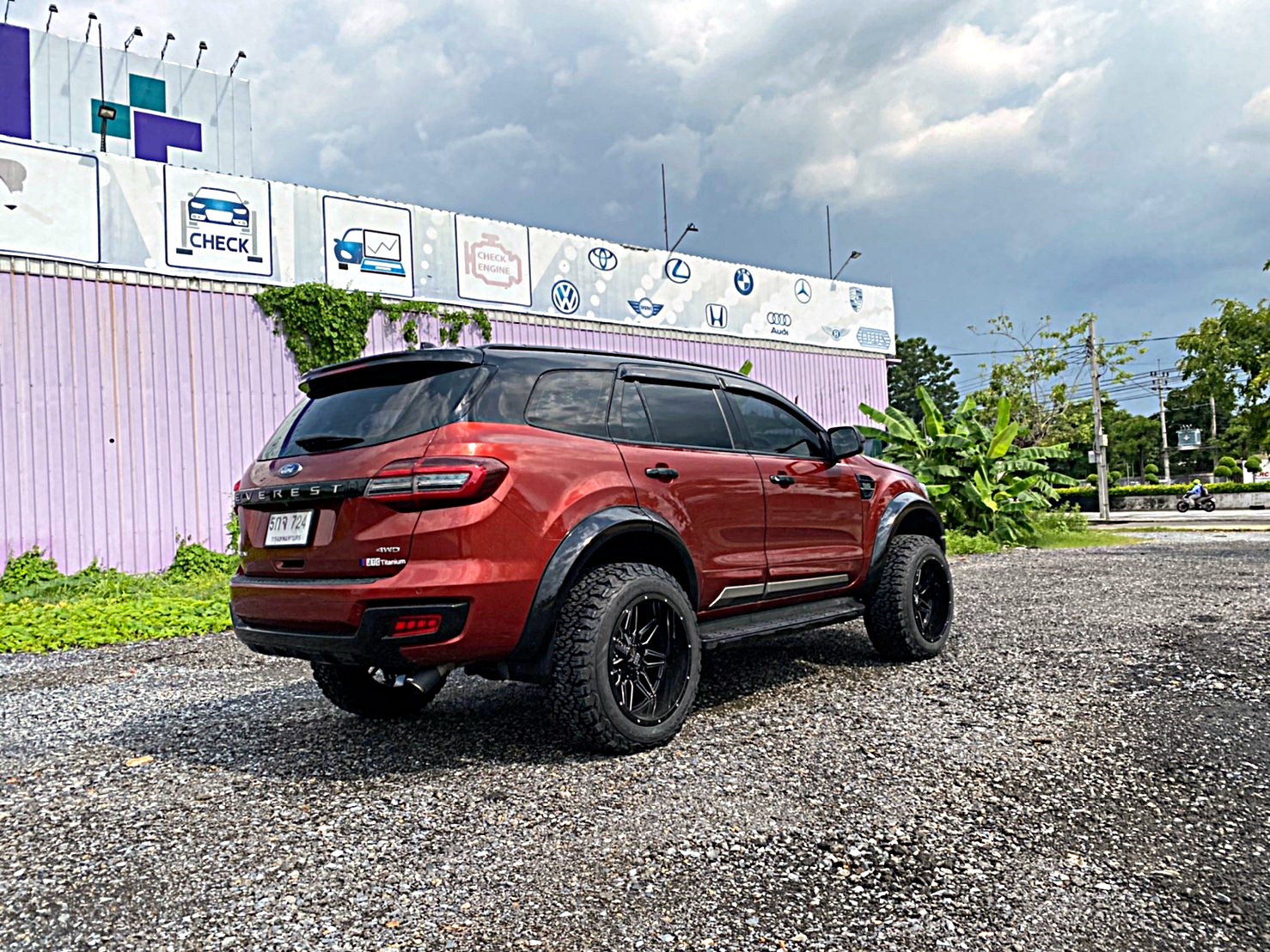 FORD EVEREST จัดทรงเมกาที่ STEP9