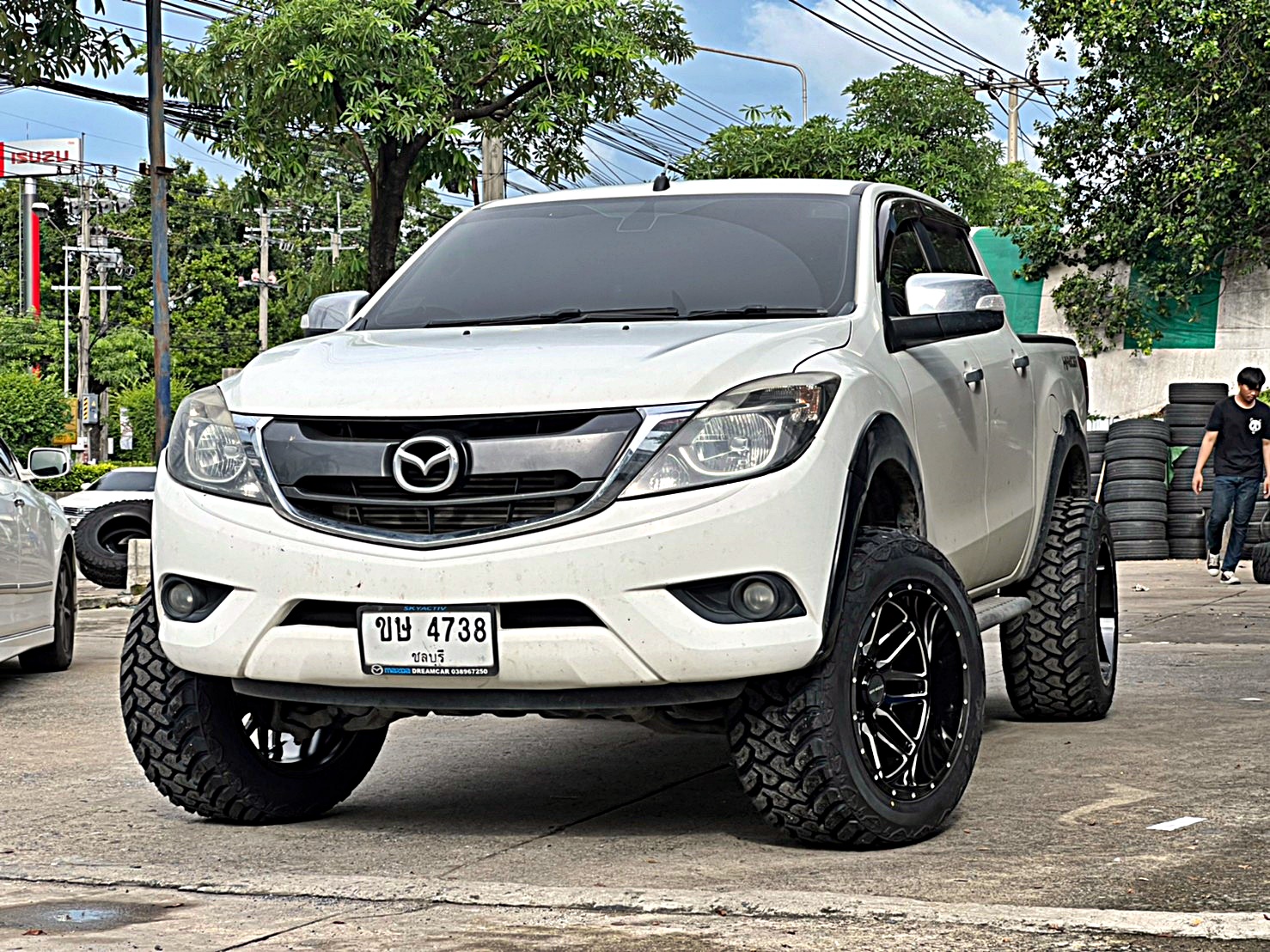 ตัวอย่างการแต่งรถแนวเมกา สำหรับ MAZDA