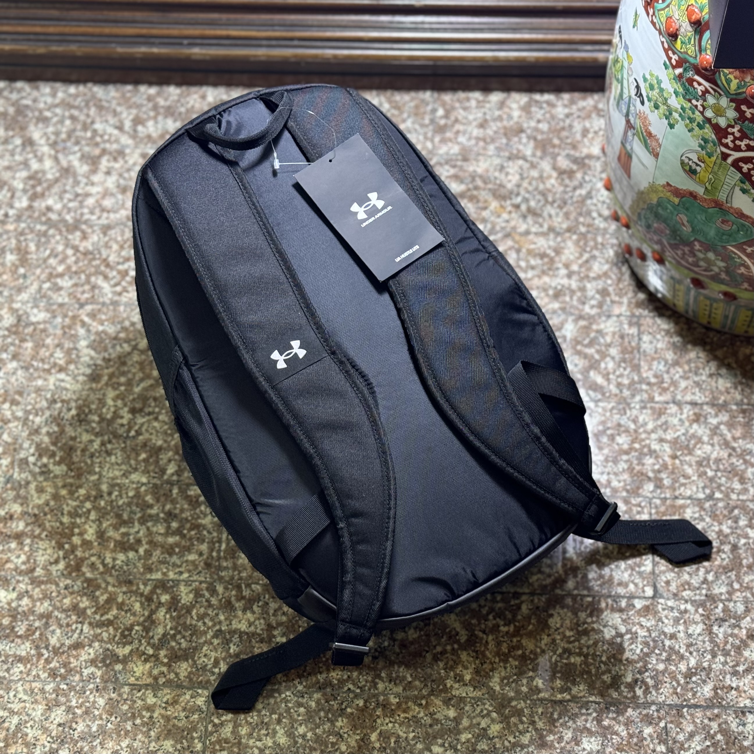กระเป๋า Under Armour Hustle Lite BackPack ‘BLACK’ (26.5L)