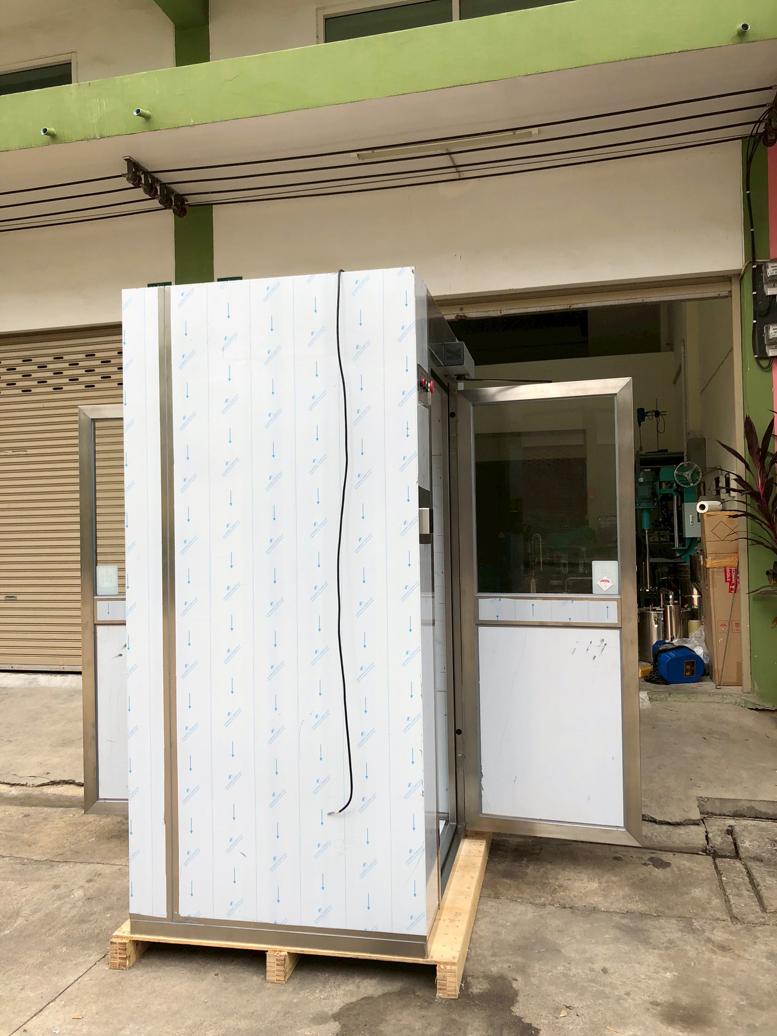 ตู้เป่าลมทางเข้าห้องคลีนรูม Air Shower BFS-FLS