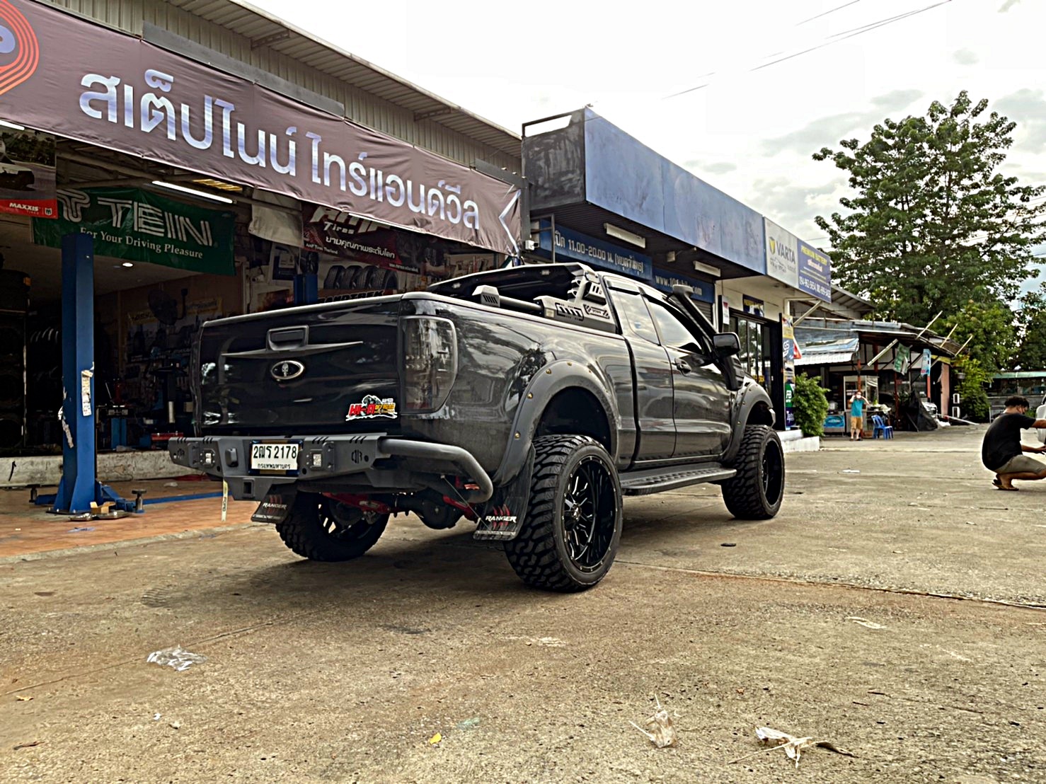 FORD RANGER จัดทรงเมกา ขอบ22 ที่ STEP9