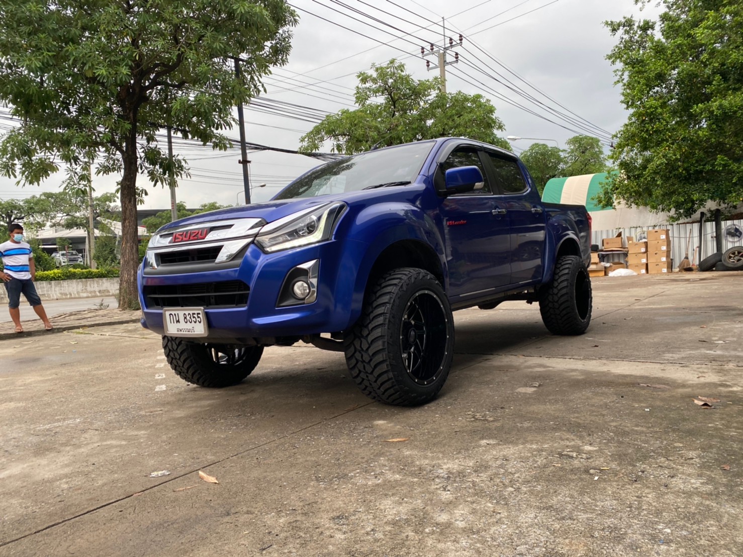 D-MAX มาจากสุพรรณบุรี จัดทรงเมกาที่ STEP9