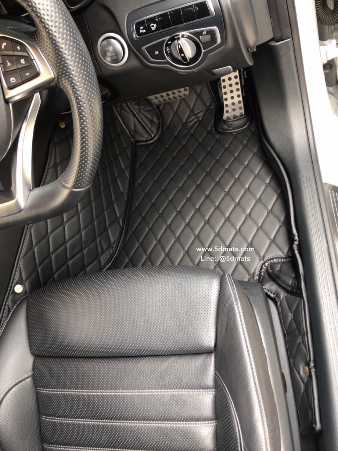 พรมปูพื้นรถยนต์6D VIP BENZ C-COUPE W205 หนังสีดำล้วน รวมแผ่นท้าย 4 -6ชิ้น เต็มคัน