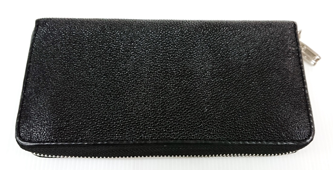 กระเป๋าสตางค์หนังปลากระเบนแท้ สีดำ ซิปรอบเดี่ยว