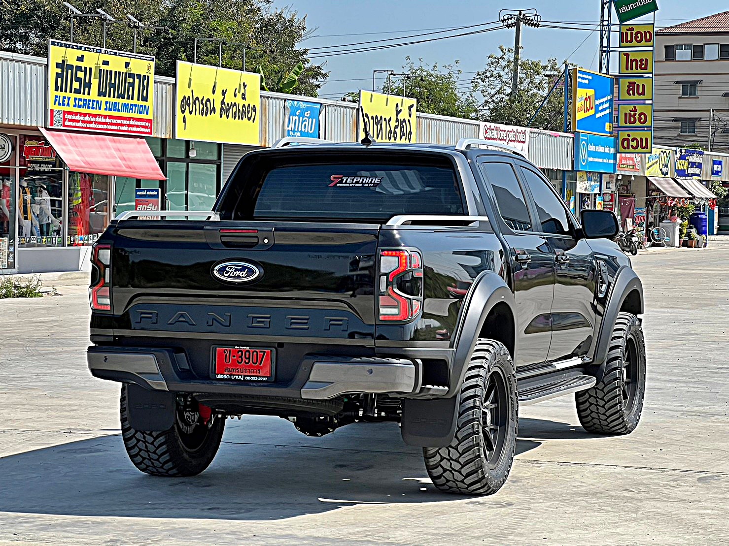 FORD RANGER NEXTGEN เน้นสเป็ค ล้อไม่ยื่น ยางใหญ่
