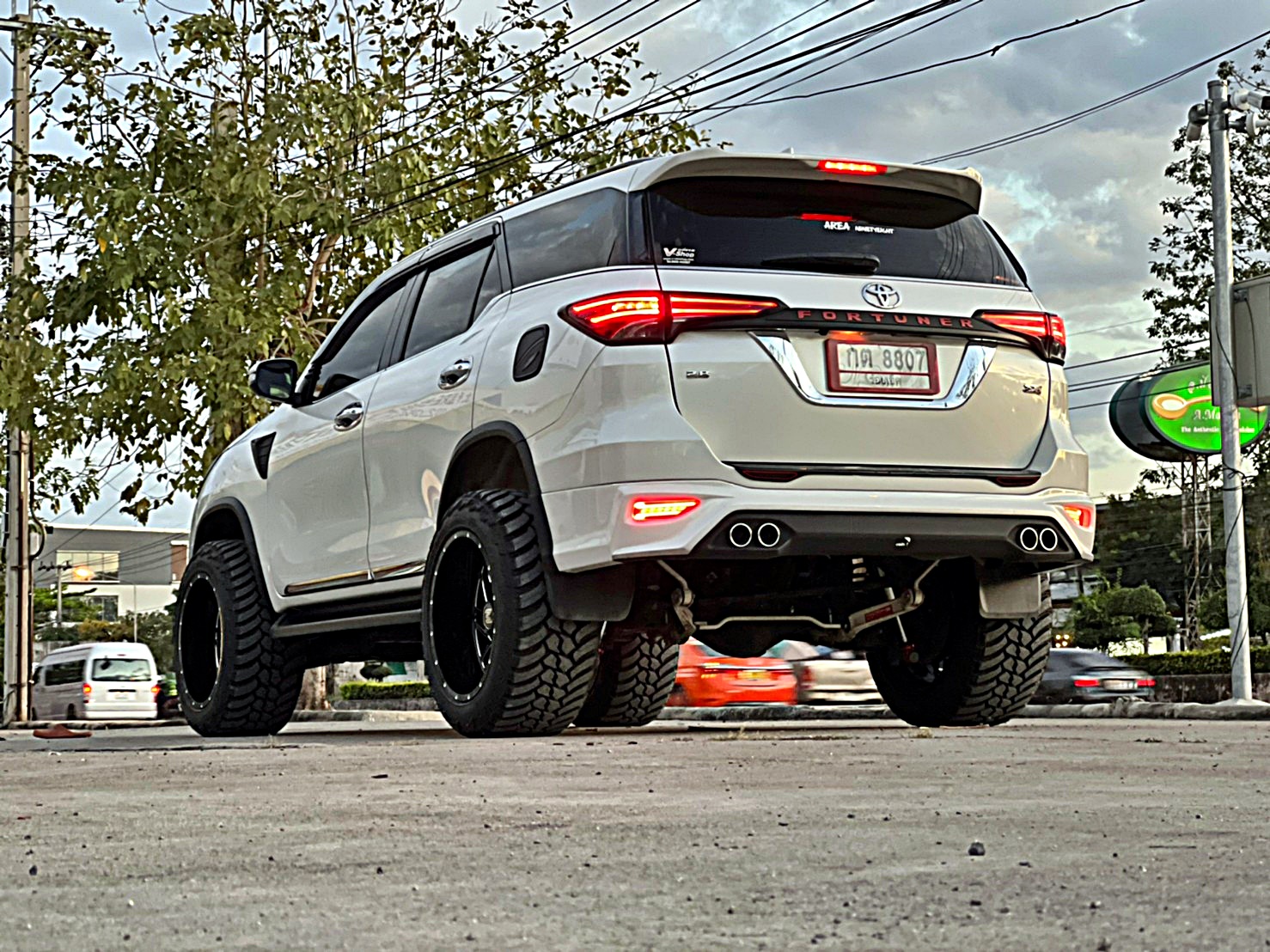 FORTUNER ทรงเมกา ล้อขอบ20 ที่ STEP9