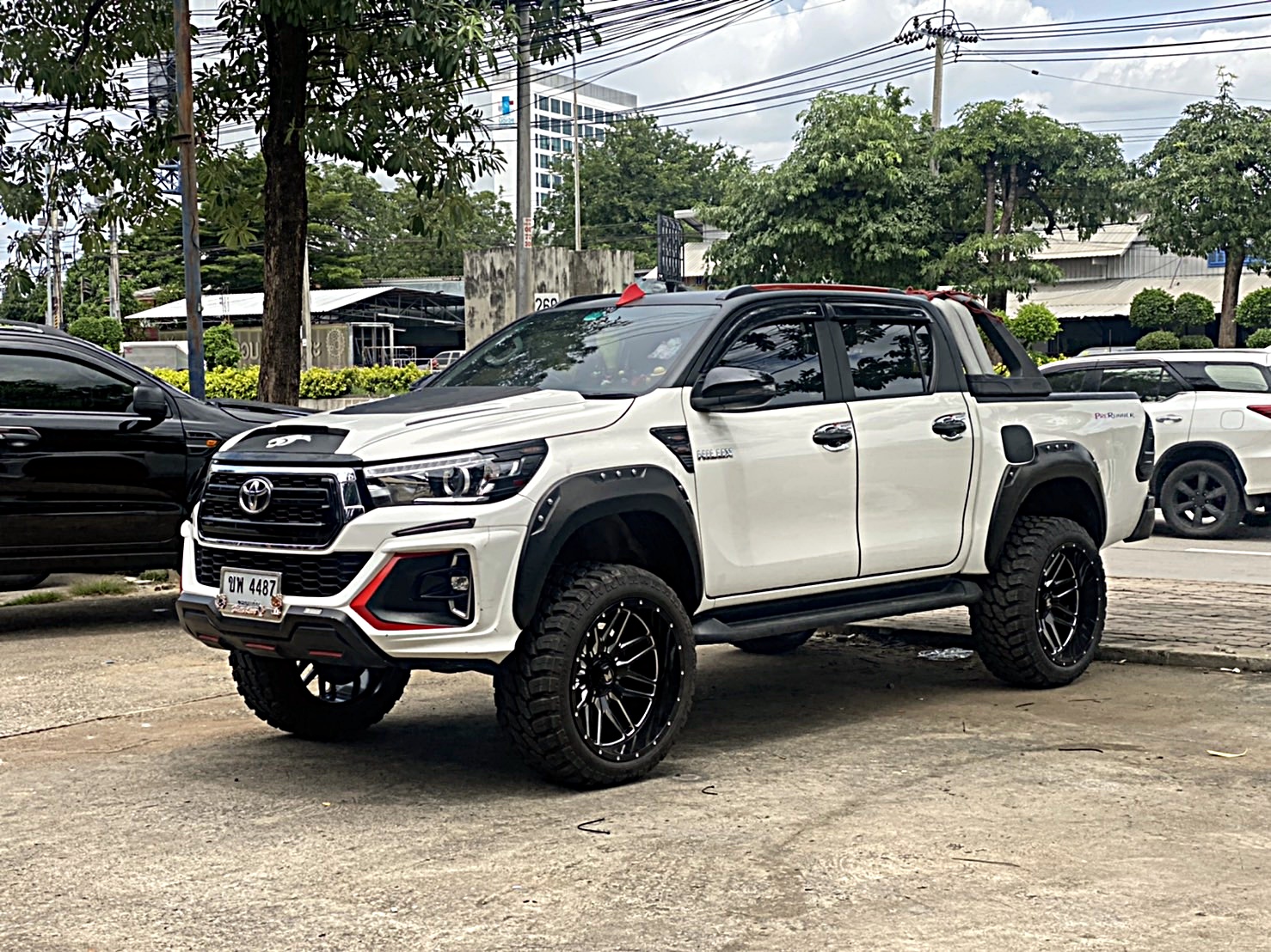 TOYOTA REVO ขอนแก่น จัดทรงเมกาที่ STEP9