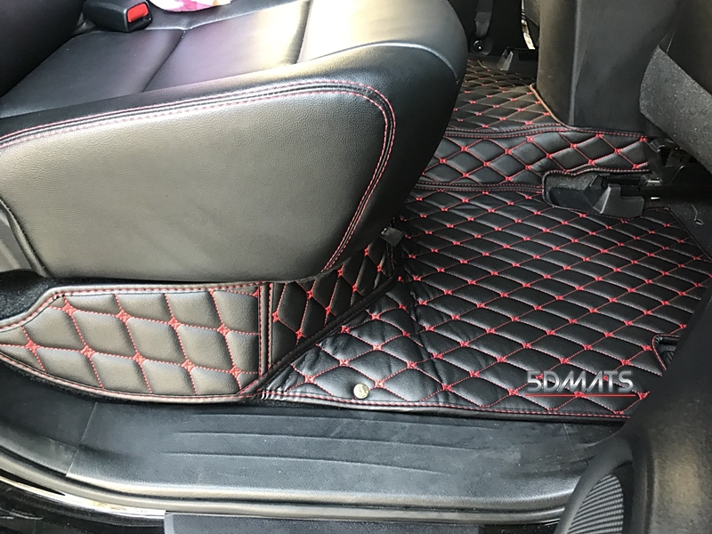 พรมปูพื้นรถยนต์ 6D หนาพิเศษ REVO 4ประตู หนังสีดำด้ายแดง 3ชิ้นเต็มคัน