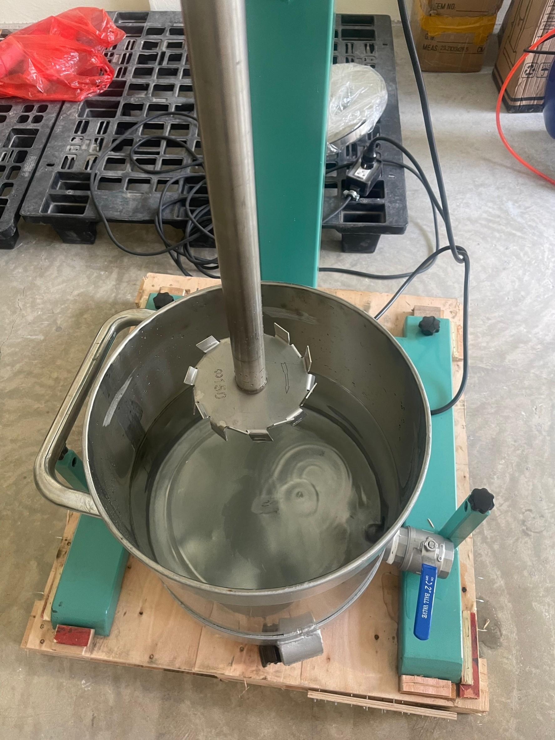 16053 เครื่องปั่นผสมของเหลว เครื่องปั่นครีม เครื่องปั่นโลชั่น (ไม่ได้แถมถังนะคะ)