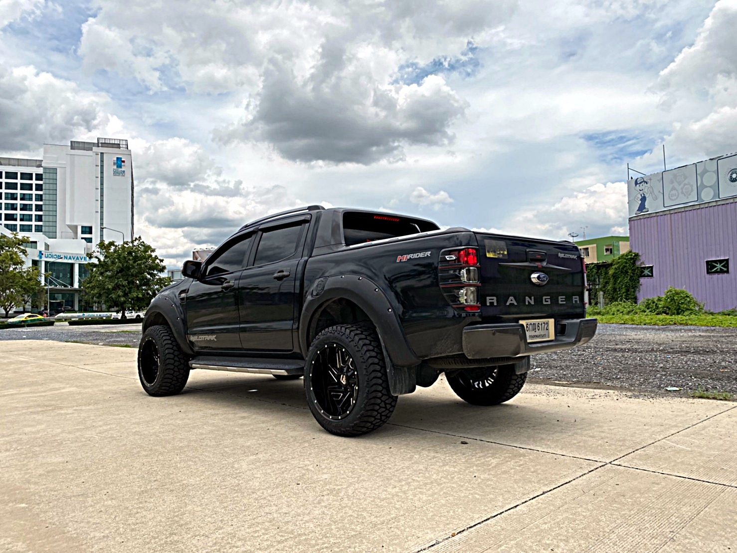 FORD WILDTRAK จัดทรงเมกาที่ STEP9