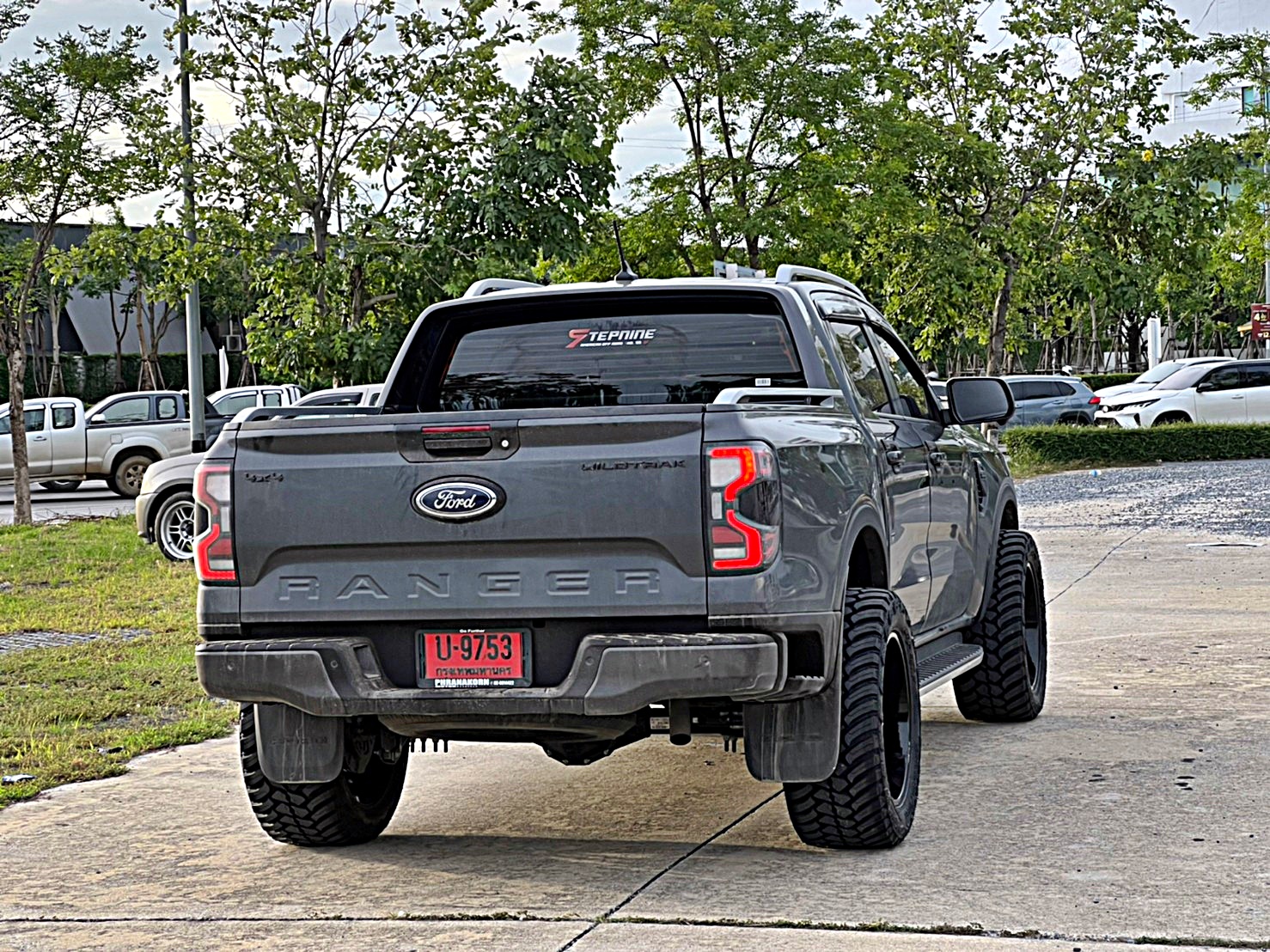 FORD NEXTGEN ล้อออฟลบแบบไม่ยก ล้อแท้ HOSTILE ที่ STEP9