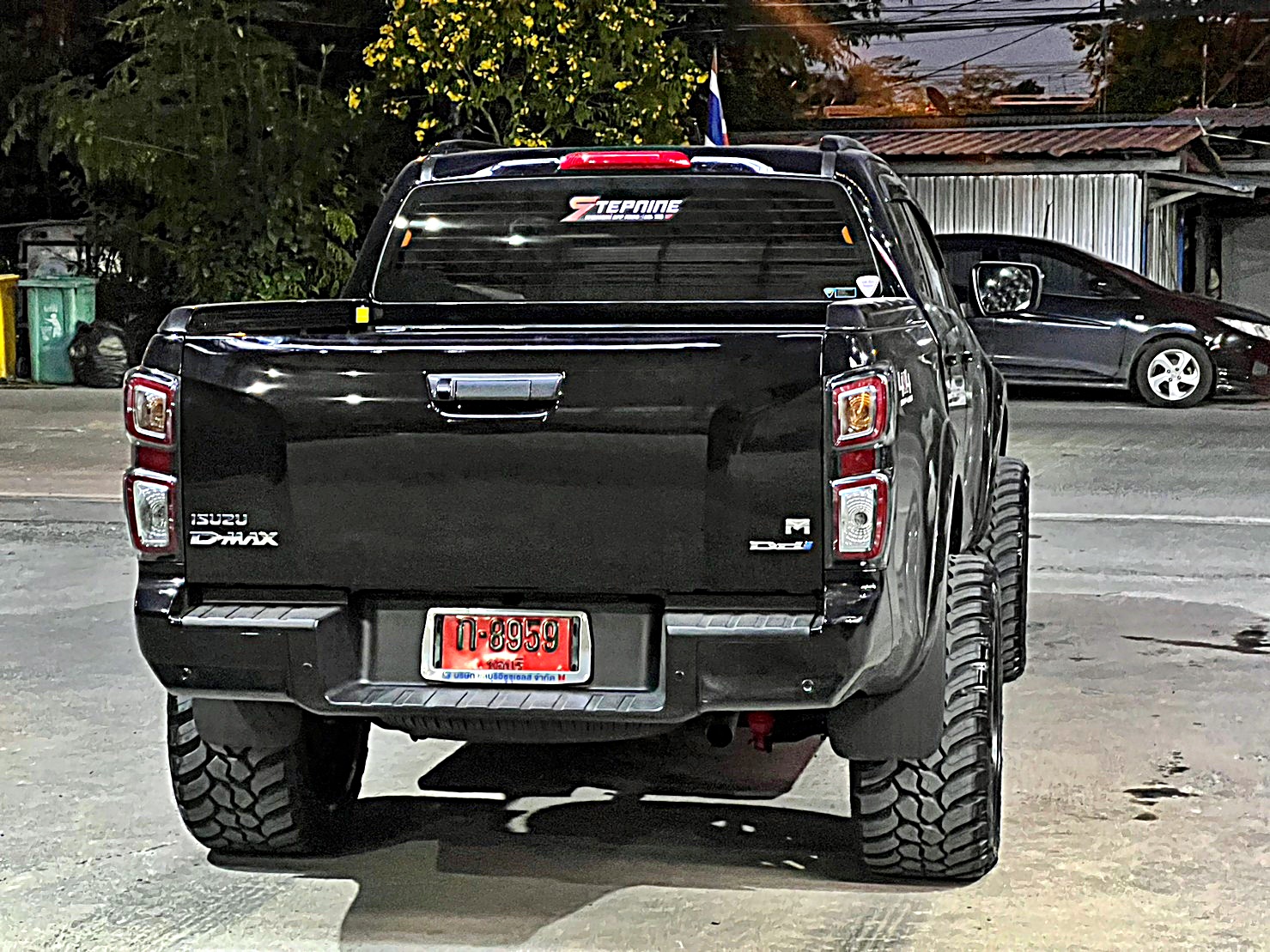 D-MAX ทรงเมกา จัดล้อแท้ HOSTILE ที่ STEP9