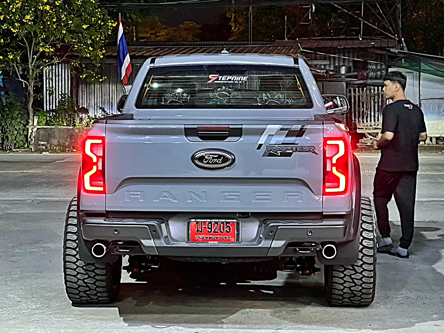 ส่งงาน RAPTOR V6 หล่อจบ ที่ Step9 ล้อแท้ HOSTILE H113