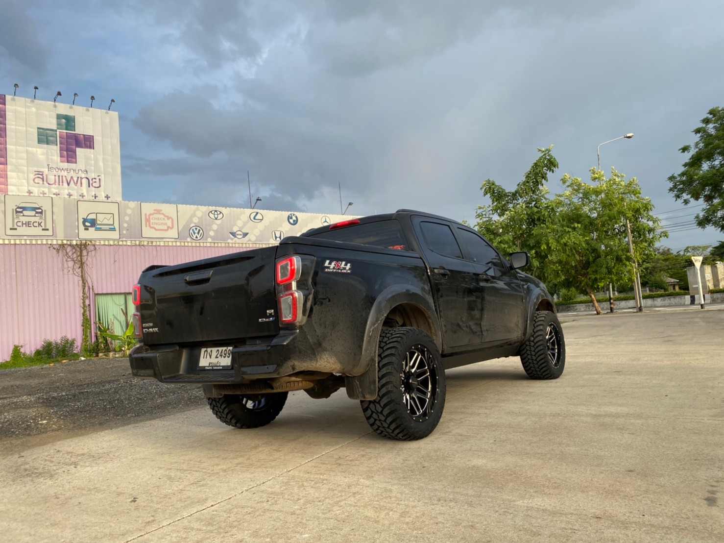 DMAX ขับมาจากสระแก้ว จัดทรงเมกาที่STEP9