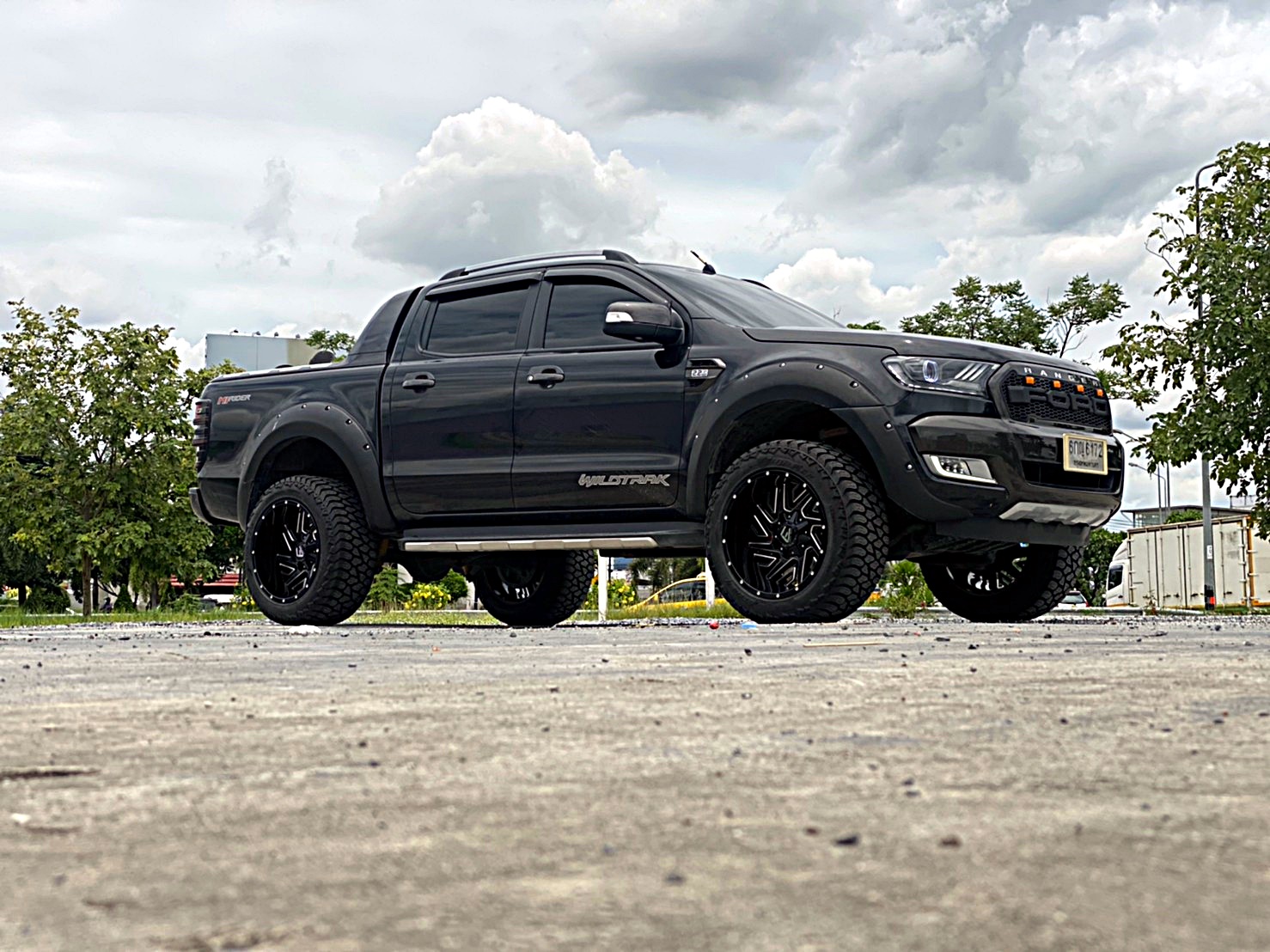 FORD WILDTRAK จัดทรงเมกาที่ STEP9