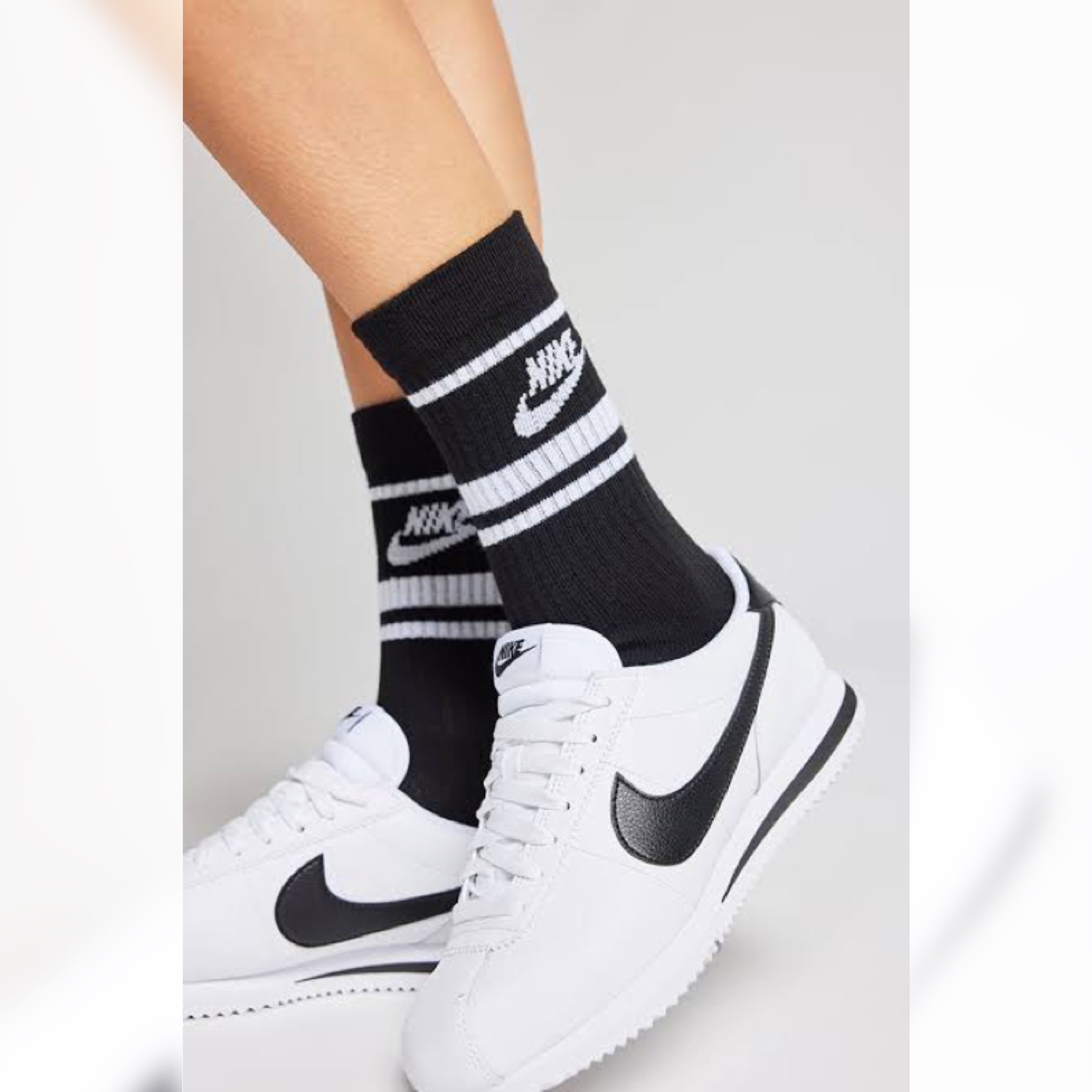 ถุงเท้า Nike Dri-Fit Swoosh Fly Crew Socks ‘BLACK’ (M,L)