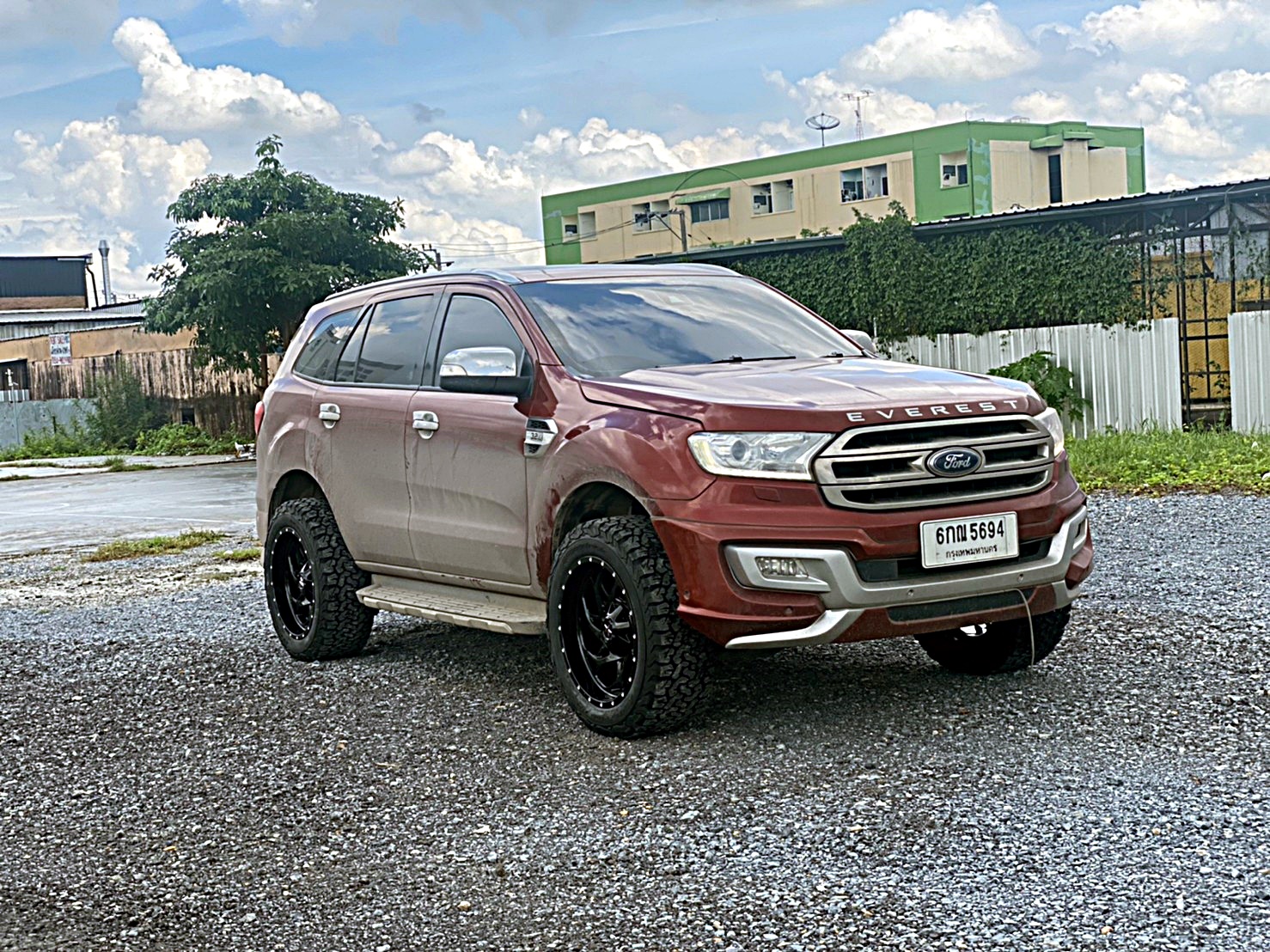 FORD EVEREST แต่งออฟโรดแบบไม่ยก