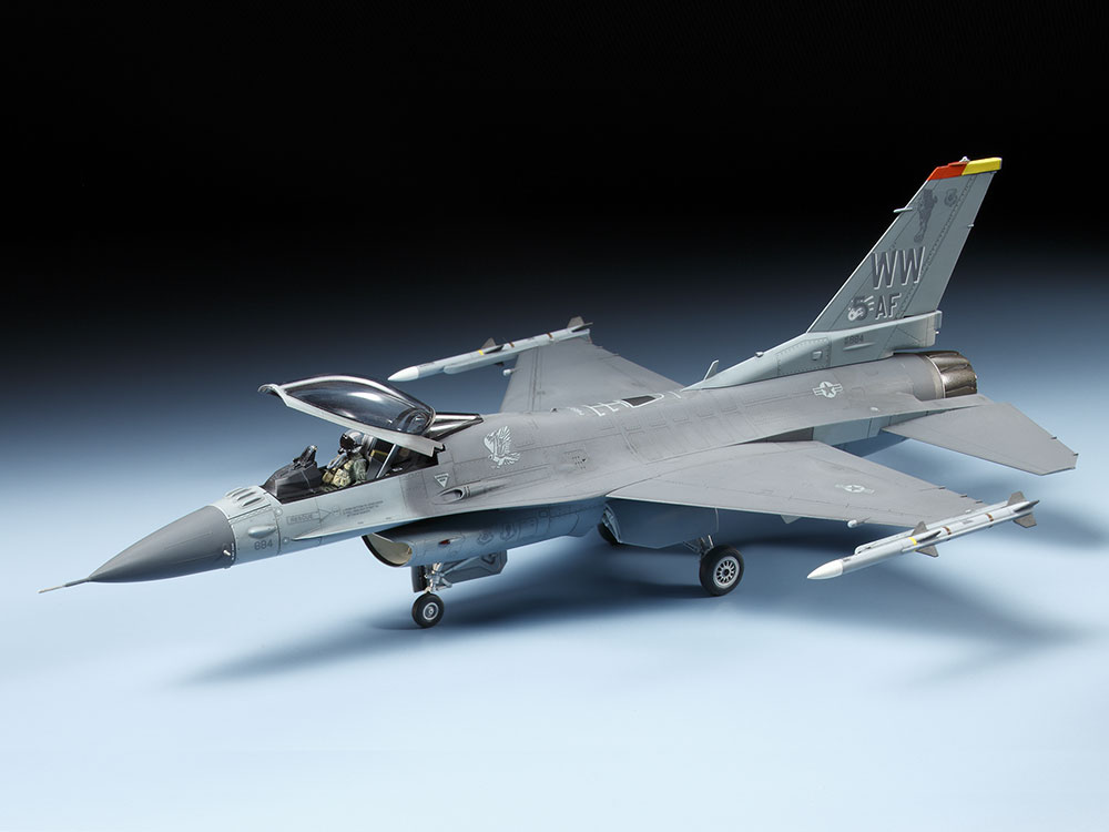 1/72 SCALE LOCKHEED MARTIN? F-16?CJ [BLOCK50] FIGHTING FALCON