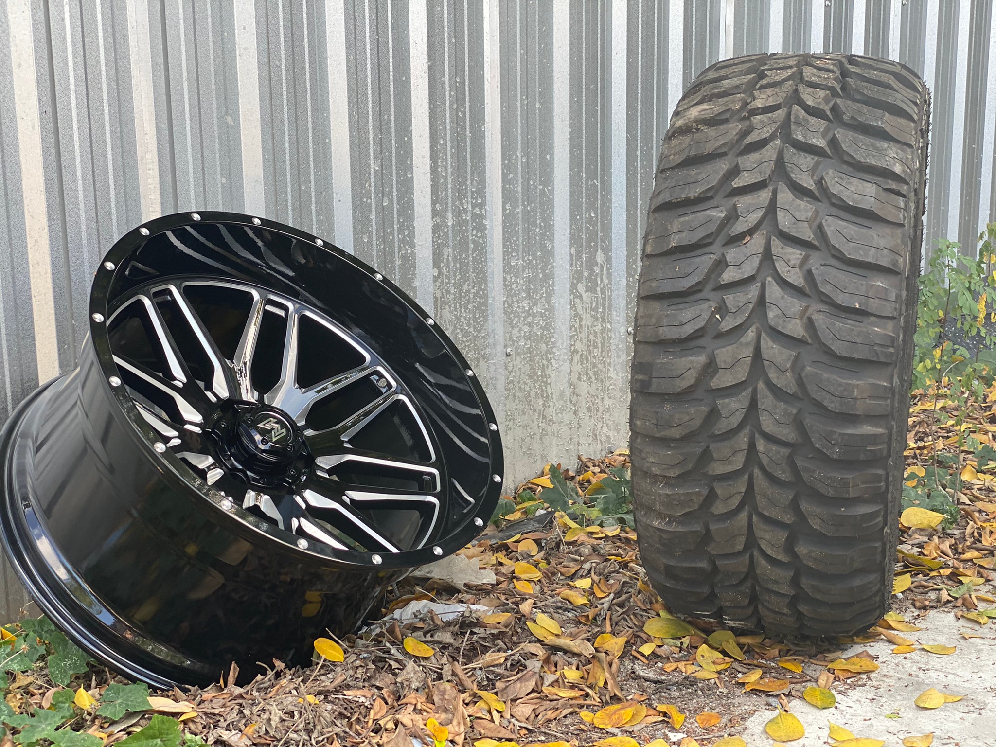 MAGNETIC 22x12 ET-44 CROSSWIND MT 33/12.5R22