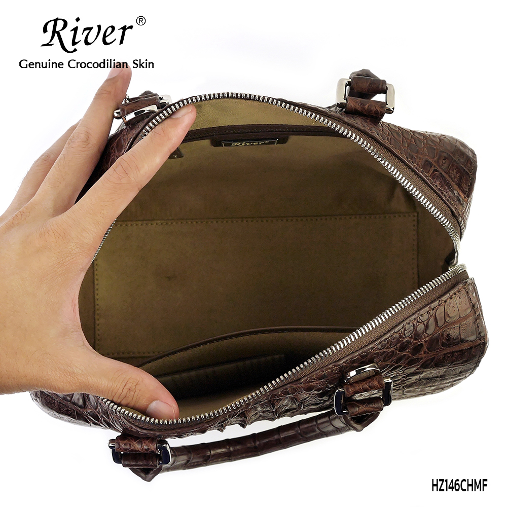 กระเป๋าถือ หนังจระเข้แท้ ส่วนโหนก สีน้ำตาล ทรงสปีดี้