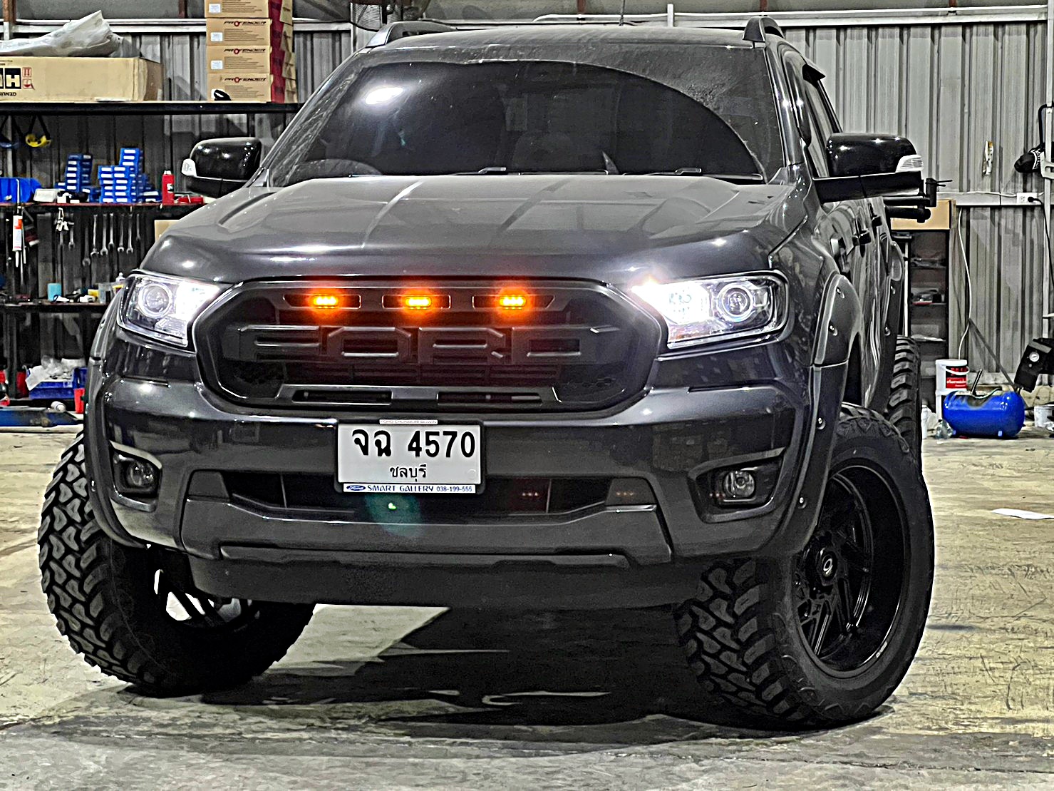 FORD RANGER แต่งทรงเมกาที่ STEP9